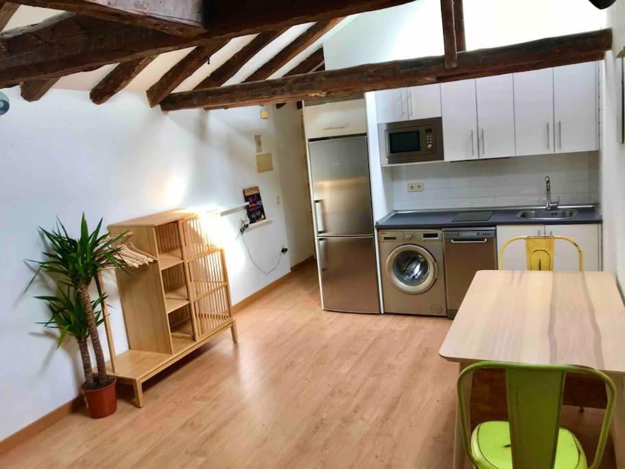 Buhardilla En El Madrid De Los Austrias Apartment ภายนอก รูปภาพ