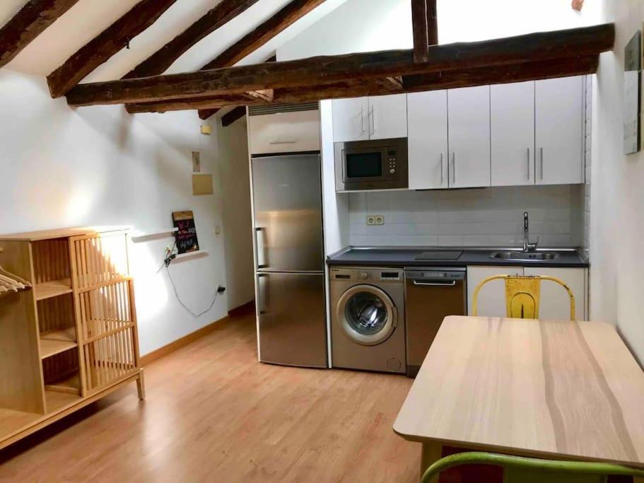 Buhardilla En El Madrid De Los Austrias Apartment ภายนอก รูปภาพ